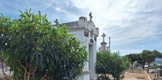 Falta de manutenção no cemitério é alvo de reclamações