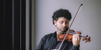 Ariel Sanches ministra masterclass de violino no Clac